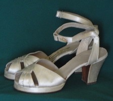 Vintage Cream White Satin Wedding Platform Shoes Sorority Group Size 5