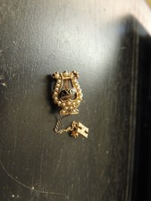 ALPHA CHI OMEGA 10K GOLD Pearls & Enamel PIN Badge Sorority Fraternity Vintage