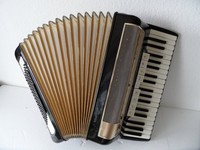 Hohner Lucia IV P 96 Bässe 4 chörig mit Koffer