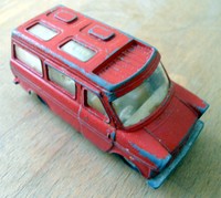 Sie bieten hier auf ein gebrauchtes Modellauto von HUSKY ohne Heckklappe