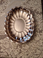 New listing
Reed & Barton 'Holiday' 178 Large Scalloped Oval Bowl