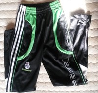 Jogginghose, Schwarz-Grün-Weiss, Gr. M, Fa. M.Kymouz, mit REAL-Emblem, neuwertig