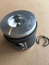 Deutz BF4M1011F SET OF 4  Piston NEW  Bobcat Gehl Diesel Engine