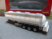 1/87 Herpa Lebensmitteltankauflieger Feldbinder 32m³ weiß/silber 076463