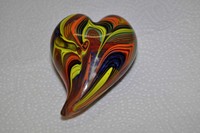 Briefbeschwerer - Paperweight aus Glas in Herzform