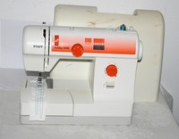Pfaff Hobby 4240 * Semi-Profi Schneider- Freiarm- NÄHMASCHINE & Haube * 7371