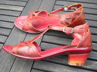  "Think" schöne Sandaletten Sandalen Sommerschuhe rot/rotbraun Gr. 38 auch 38,5