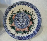 Sehr dekorativer Art Deco Keramik Wandteller mit Putten-Relief Dekor (A774)XX