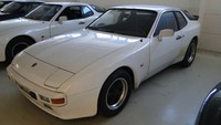 Porsche 944