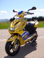 Yamaha Aerox Rossi Edition 25kmh Mofa+45kmh Roller,orig.Zustand!!