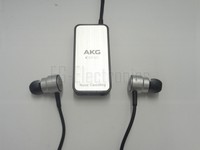 AKG Premium In-Ear Kopfhörer mit  Akku  silber (W15-HW9062)