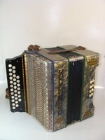 RARES AKKORDEON HOHNER CLUB CLUB MODELL IV PERLMUTT M.KOFFER FUNKTIONIERT 20.JHD