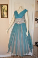 New listing
Vintage 1950's Chiffon (?) Beaded Party Prom Cocktail Dress Tea Length Pretty !