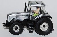 1:87 Wiking Massey Ferguson MF 8280 Traktor Trecker mit Fahrerfigur Silber RAR