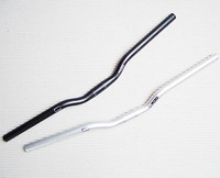 LENKER XLC RISER BAR HB-M04  25,4 MM Ø 630 MM BREIT 30 MM RISE -  SILBER SCHWARZ