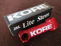 Vorbau   "KORE"   "Lite Stem"   1 1/8 "   rot   135mm   NEU   Retro   Kult  !!!