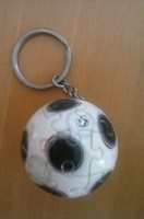 +++ Puzzle Ball mit Schlüsselanhänger zusammengebaut 2008 EM Fußball+++