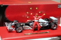 Ferrari F1 M. Schumacher Six Time World Champion   1:18 HOT WHEELS RACING C7332