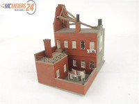 E7O175 Pola H0 Wohnhaus Stadthaus mit Hinterhof und Milchbar patiniert