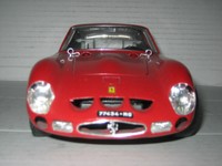 BBURAGO FERRARI GTO 1962 M 1:18 FUNKTIONIERENDE LENKUNG ETC.