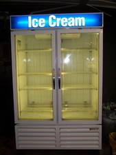 Reconditioned Beverage Air 2 Glass Door Ice Cream Freezer