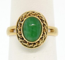 Vintage 14k Yellow Gold Oval Bezel Set Jade Solitaire Ring w/ Twisted Wire Halo