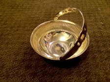 New listing
Small Silverplated Basket India Fold Handle 5 1/4" Silver Plate Silverplate Deco