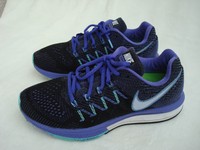 NIKE ZOOM VOMERO 10 Fitnesschuhe Laufschuhe schwarz lila Größe 39 ( UK 5,5 )