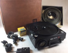 KODAK CAROUSEL 750H Halogen SLIDE PROJECTOR w/ Remote Control, Extra Bulb, Chord