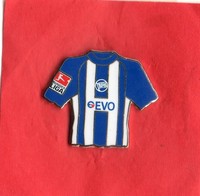 Pin TRIKOT   KICKERS OFFENBACH   BLAU-WEISS    2005-06   BL-PATCH