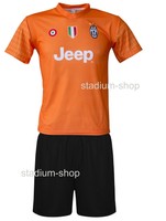 JuventusTurin Trikot BUFFON 1 home 2016/17 mit Schwarz SHORTS