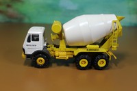 1:50 Conrad LKW MB Mercedes Benz Betonmischer MULDER Fahrmischer Ax26132