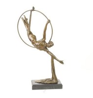 Bronzefigur Bronze Figur Skulptur Mann "Hoop and Scarf Dancer" auf Marmorsockel