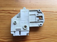 Türverriegelung Türschloß Waschmaschine Quelle 12403490/0  AEG, Privileg