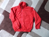  dünne rote Reitjacke mit Kapuze in Größe 164 ( XS-S )