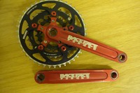 Race Face Forged Kurbel rot eloxiert 175mm + Kettenblätter Kult Retro Vierkant