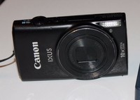 Canon IXUS 255 HS / PowerShot ELPH 330 HS 12,1 MP + 8GB + Etui - Schwarz