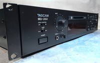 TASCAM MD-350 Rundfunk Mini Disc Recorder 19" mit Faderstart Buchse MD