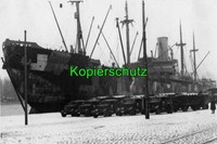 Versorgungsschiff "DONAU" wird im Hafen von Stettin beladen - R02909