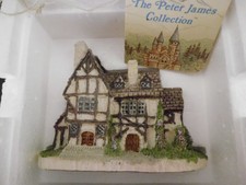 Russ Berrie 'The Tudor House' Peter James Collection Village Collectible New