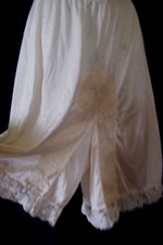 Vintage Cream Lacy Lorraine Pettipants Panties Slip Size ~ Medium Short~Usa