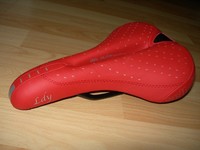Selle Italia Lady Gel Flow Sattel – rot – neuwertig!