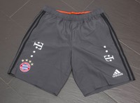 FC BAYERN MÜNCHEN _ TRAININGSSHORT  _  TEAMWEAR  _  SPONSORENPRINT  _  Gr. M