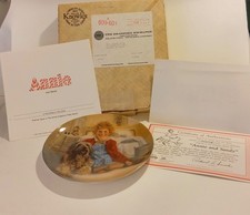 1982 Knowles Little Orphan Annie Annie And Sandy Collector Plate W/Coa & Box