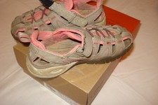 TEVA GIRLS SANDALS SIZE 12 DOZER 3 K"S TAUPE PRE-OWNED