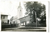 Ak Gera ? Umgebung ? Markanter Kirchturm Ortsansicht Foto-Ak Strassburger Weg 2