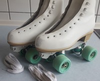 Rollkunstlauf Rollkunst Kür Rollschuhe Roll Line Variant Gestell Gr. 130 (34-35)