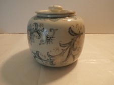 Andrea By Sadek Flower Pattern Vase with lid