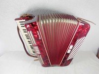 s 1970 Accordeon / Аккордеон / Akkordeon " Resolute " 96 / 5 / 2 / VI