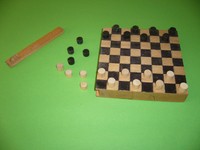 307K01 Altes Dame- und Mühlespiel, Holz. 50er, 60er Jahre. Dame Mühle Reisespiel